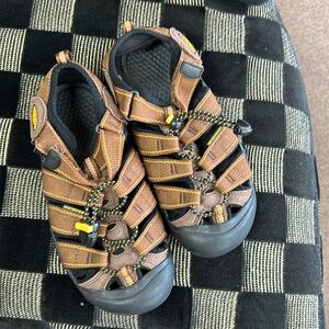 Keen kids sandal size 3